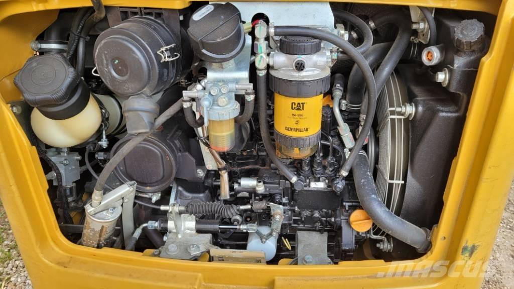 CAT 301.7 D Mini kotrók < 7t