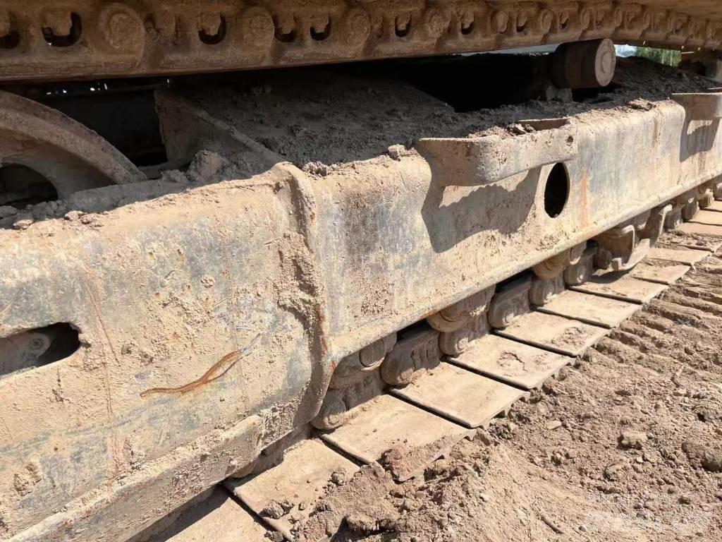 Komatsu PC 130 Lánctalpas kotrók