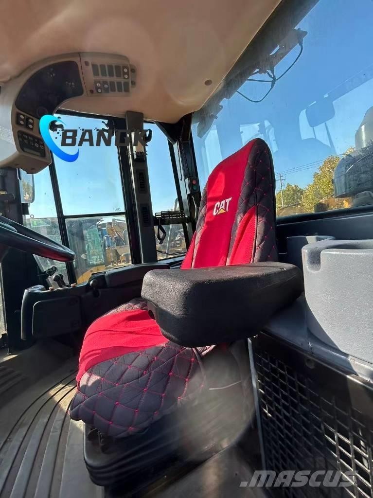 CAT 966 H Gumikerekes homlokrakodók