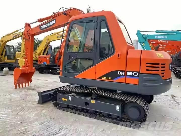Doosan DH 80 Közepes (midi) kotrók 7 t - 12 t