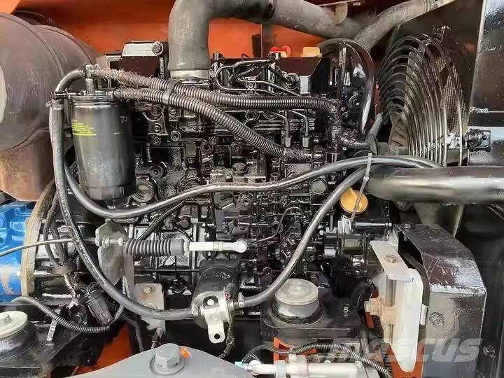 Doosan DH 80 Közepes (midi) kotrók 7 t - 12 t
