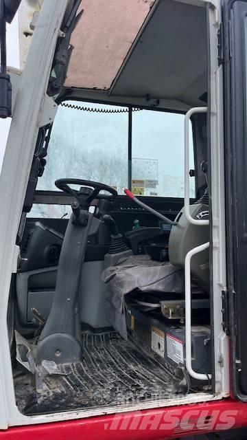 Takeuchi TB295W Gumikerekes kotrók