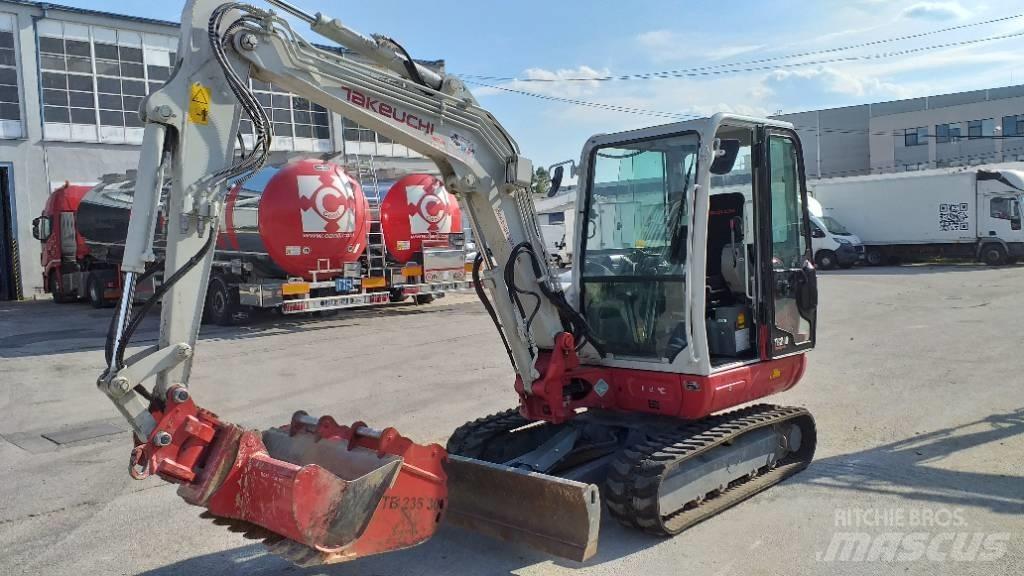 Takeuchi TB 240 Mini kotrók < 7t