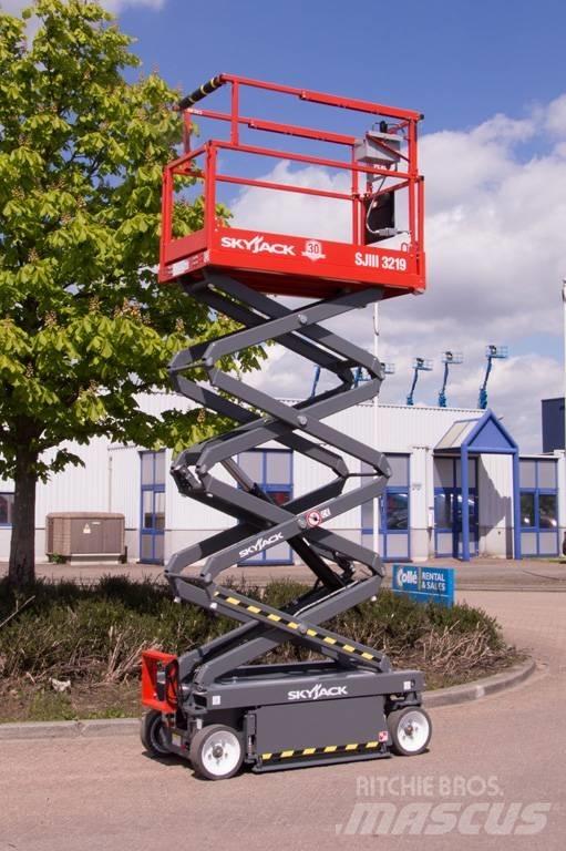 SkyJack SJIII3219 Ollós emelők