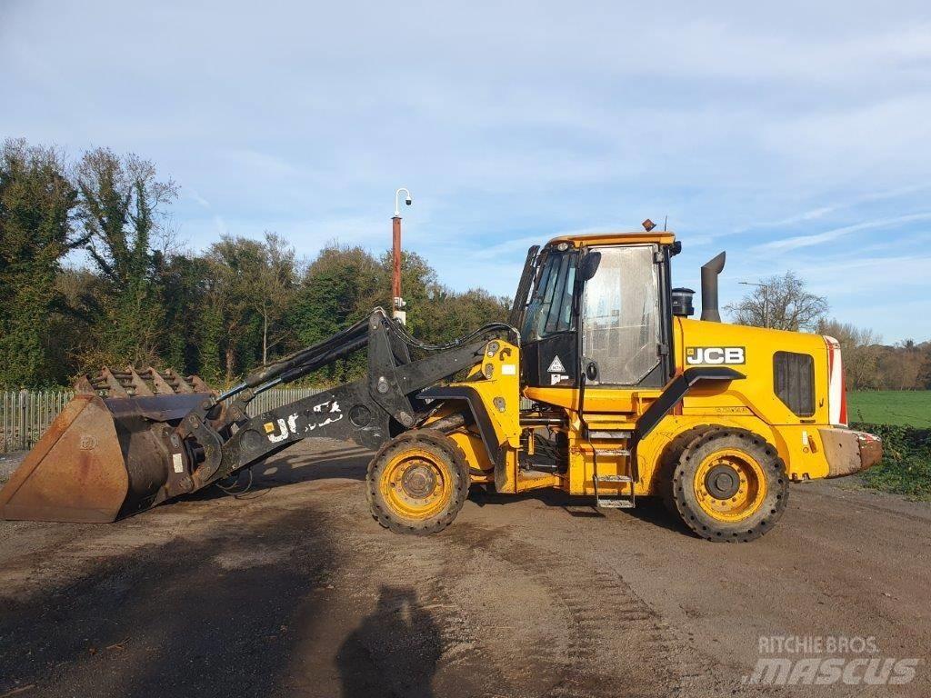 JCB 437 HT Gumikerekes homlokrakodók