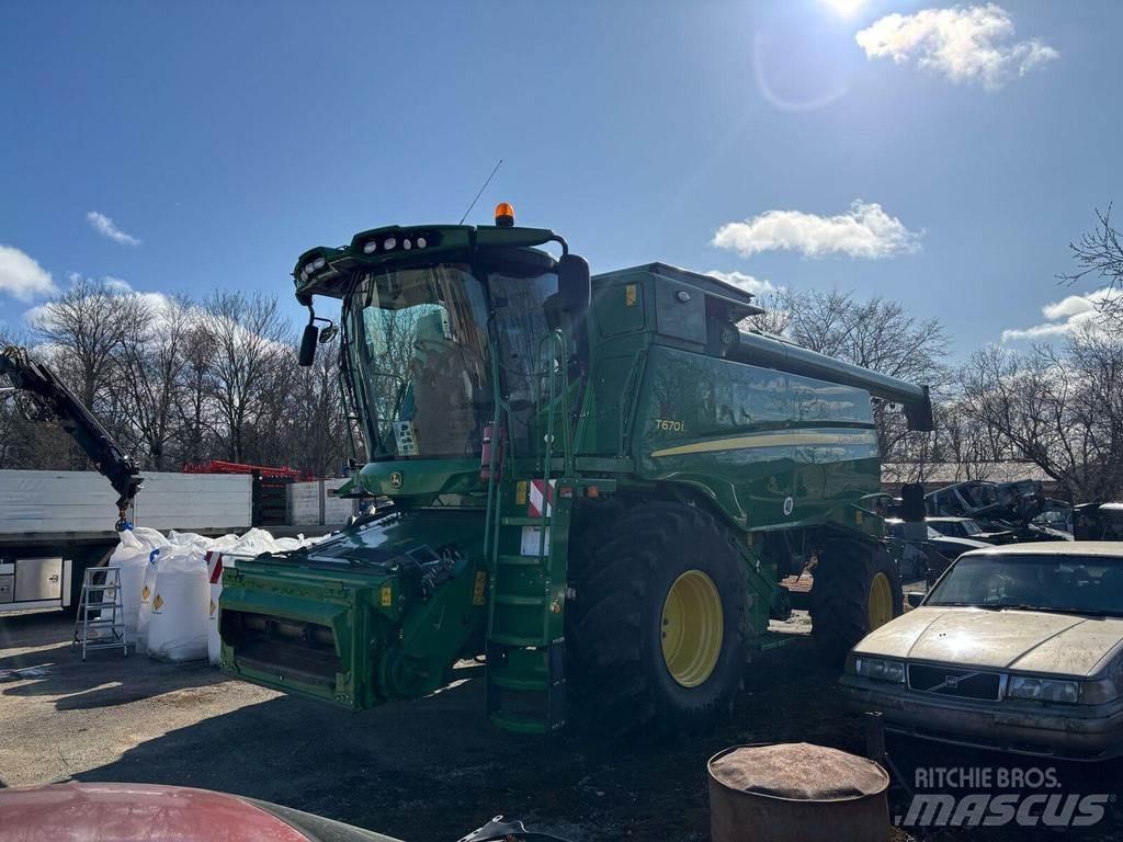 John Deere T670 Kombájnok