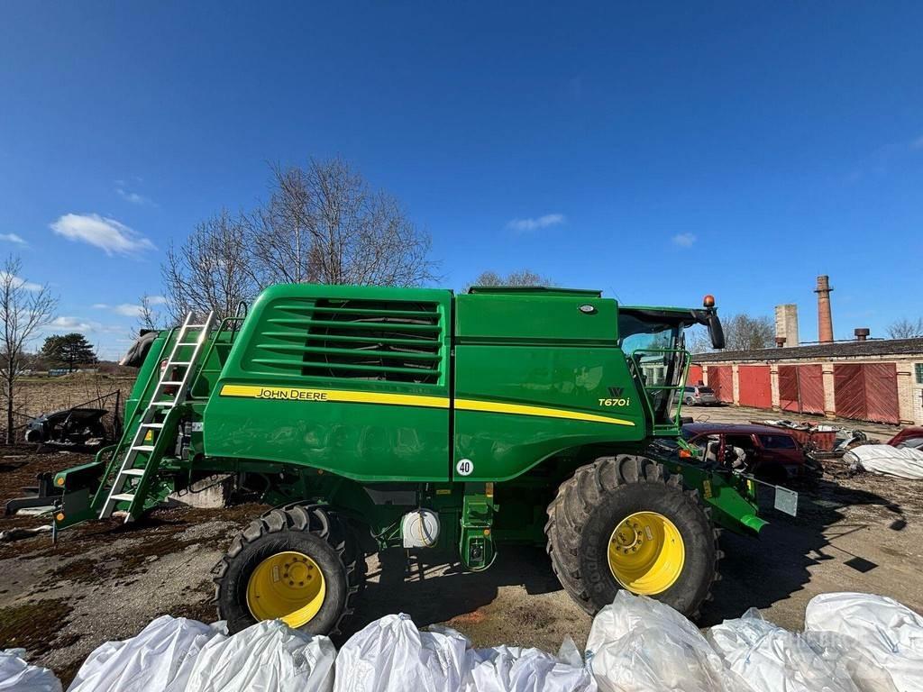 John Deere T670 Kombájnok