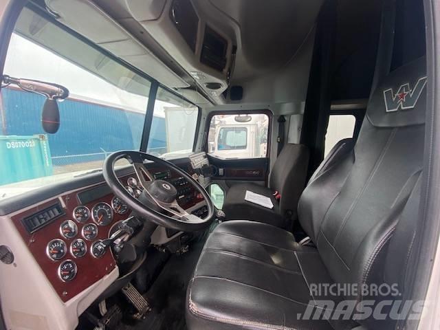 Western Star 4900SB Nyergesvontatók