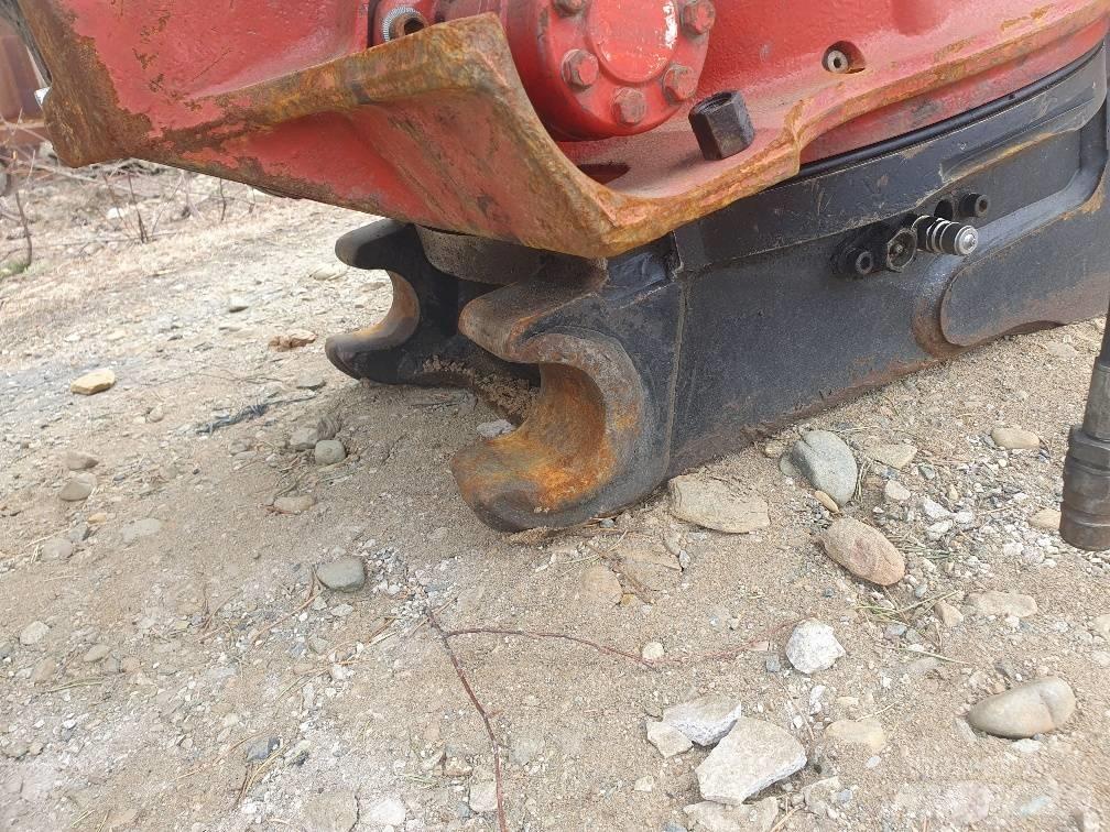  Cat. 320e Lánctalpas kotrók