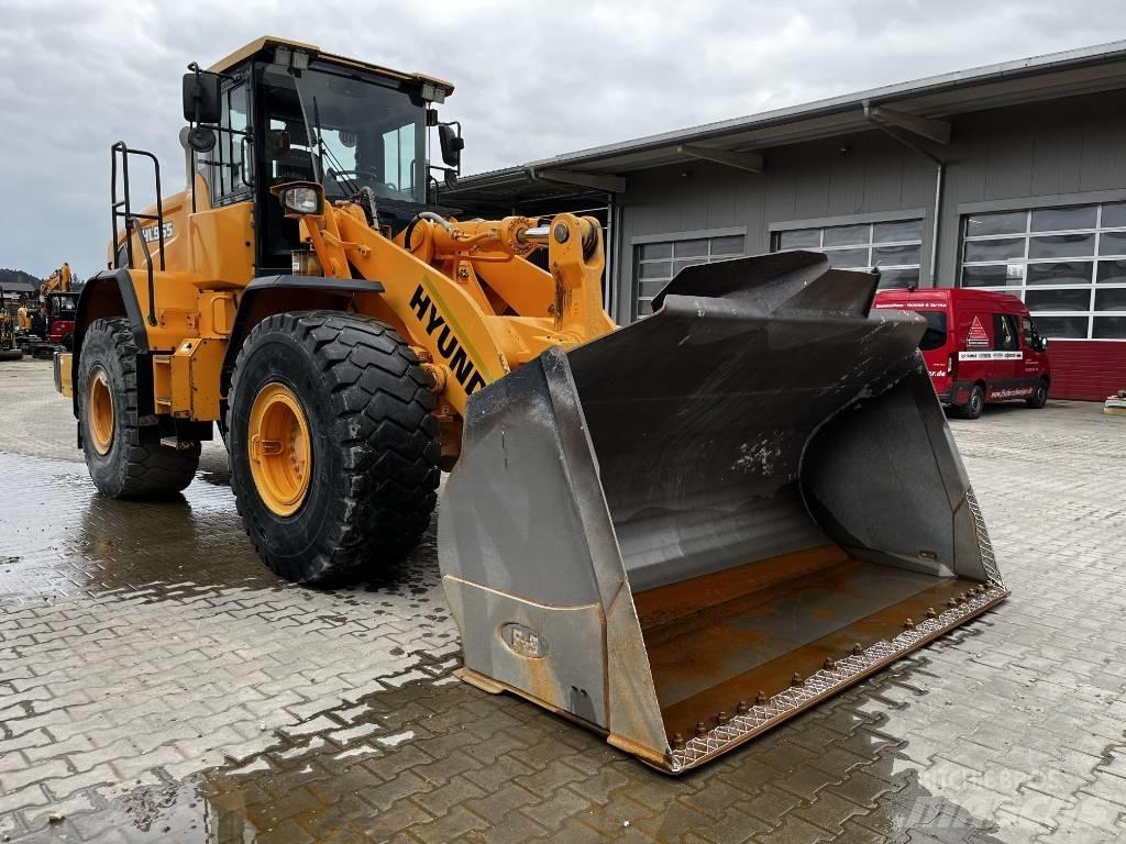 Hyundai HL 965 Gumikerekes homlokrakodók