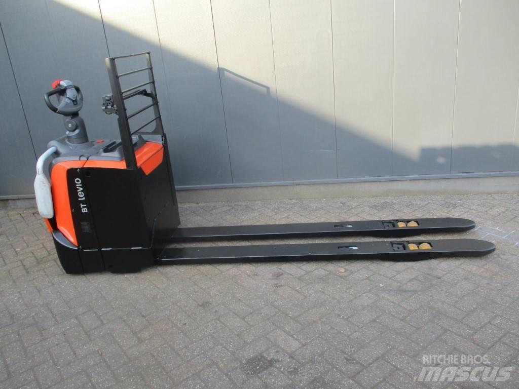 Toyota LPE 250 Vezetőállásos alacsony emelőkocsi