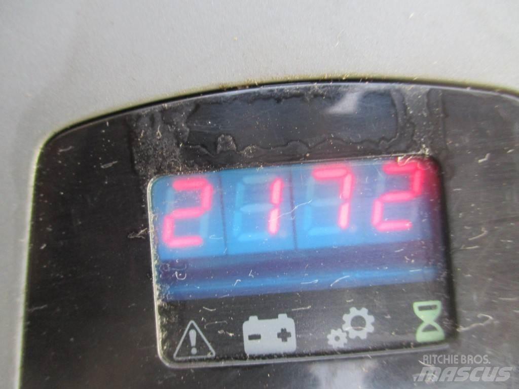 Toyota LPE 250 Vezetőállásos alacsony emelőkocsi