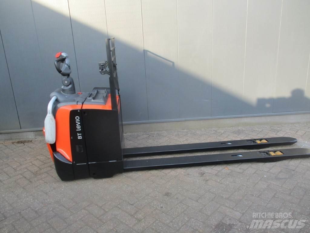 Toyota LPE 250 Vezetőállásos alacsony emelőkocsi