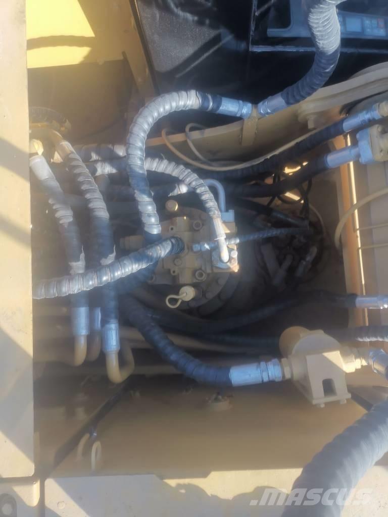 CAT 320 D Lánctalpas kotrók