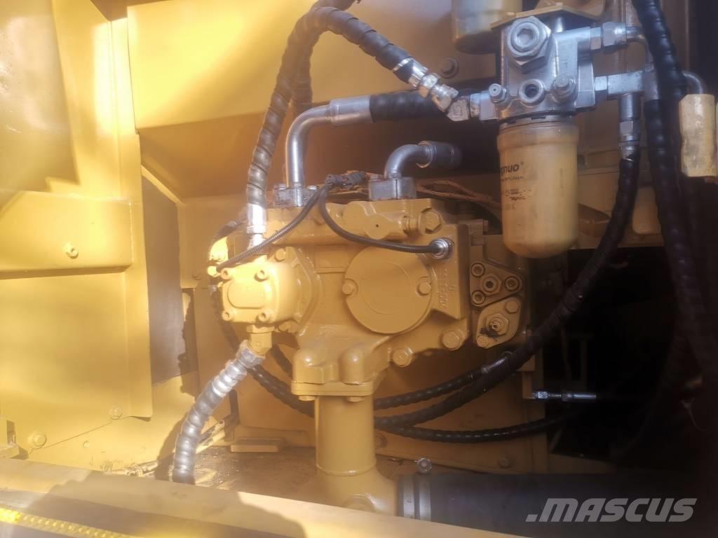 CAT 320 D Lánctalpas kotrók