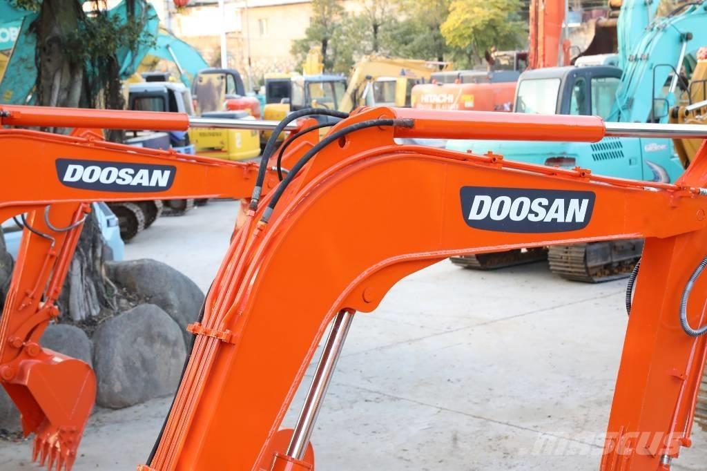 Doosan DH 60-7 Mini kotrók < 7t