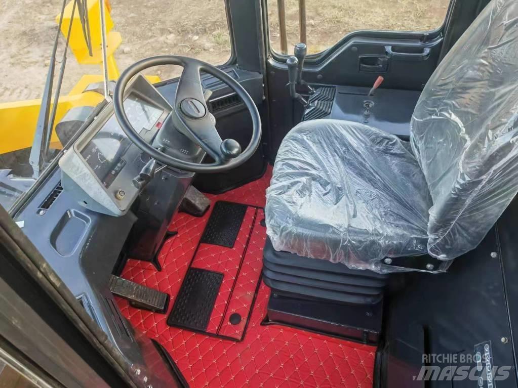Komatsu WA 470-3 Gumikerekes homlokrakodók