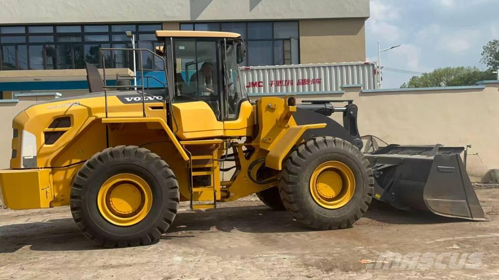 Volvo L 105 Gumikerekes homlokrakodók
