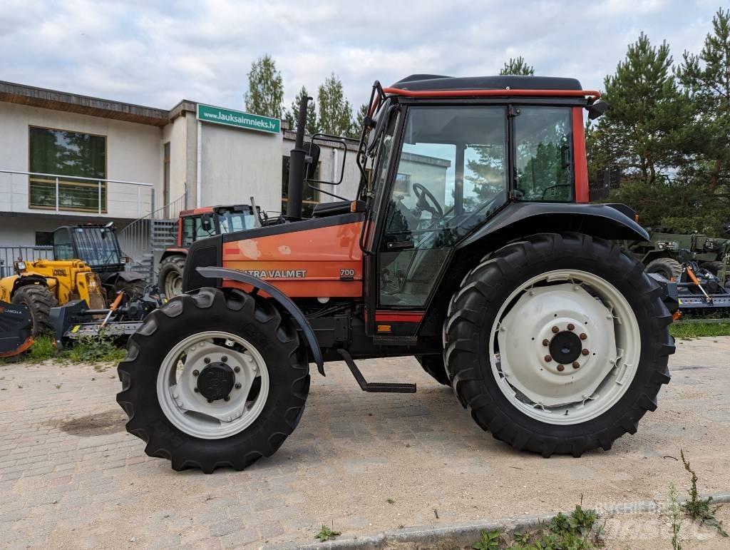 Valtra Valmet 700 Traktorok