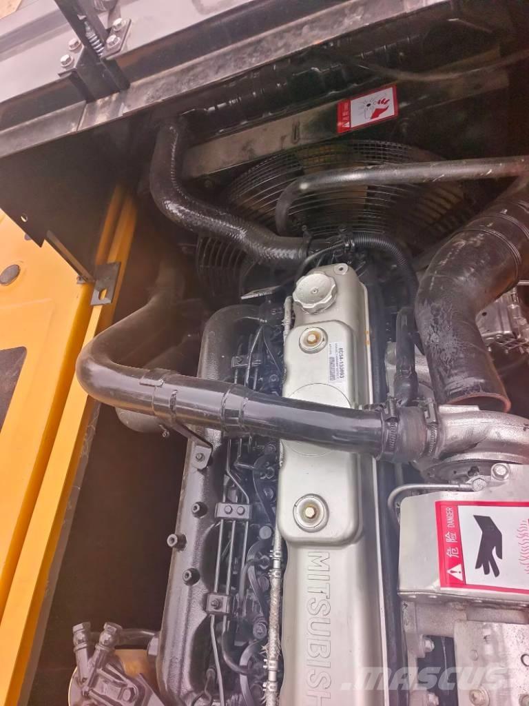 Sany SY 215 H Lánctalpas kotrók