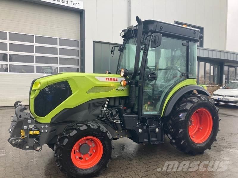 CLAAS NEXOS 240 S Traktorok