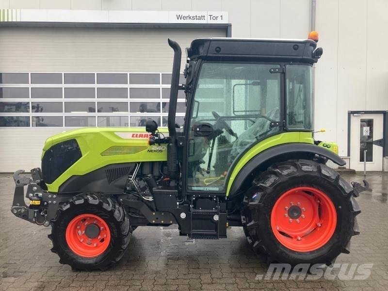 CLAAS NEXOS 240 S Traktorok