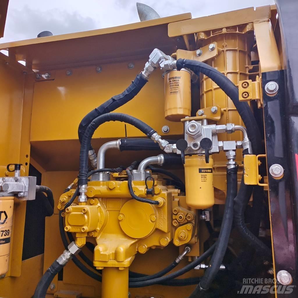 CAT 320 D Lánctalpas kotrók
