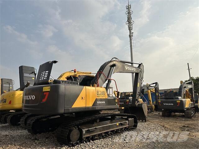 Volvo EC240 Lánctalpas kotrók