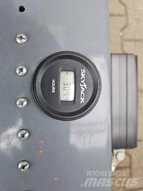 SkyJack SJIII 4632, Ollós emelők