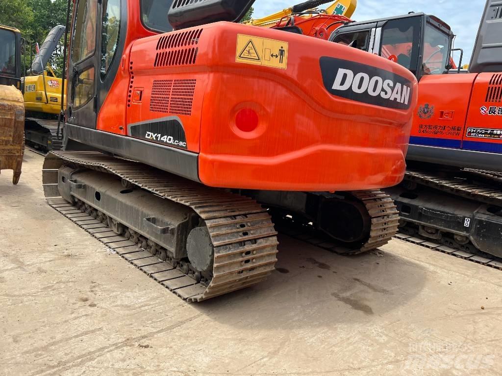 Doosan DX140 Lánctalpas kotrók