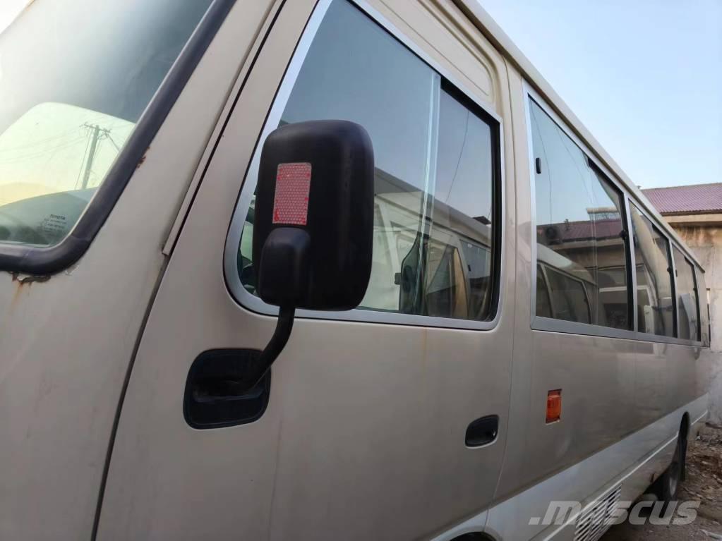 Toyota Coaster Bus Mini buszok