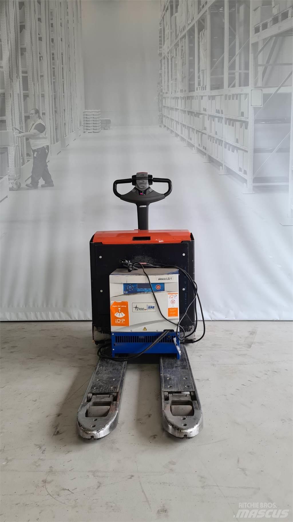 Toyota LWE 200 Alacsony emelőkocsi