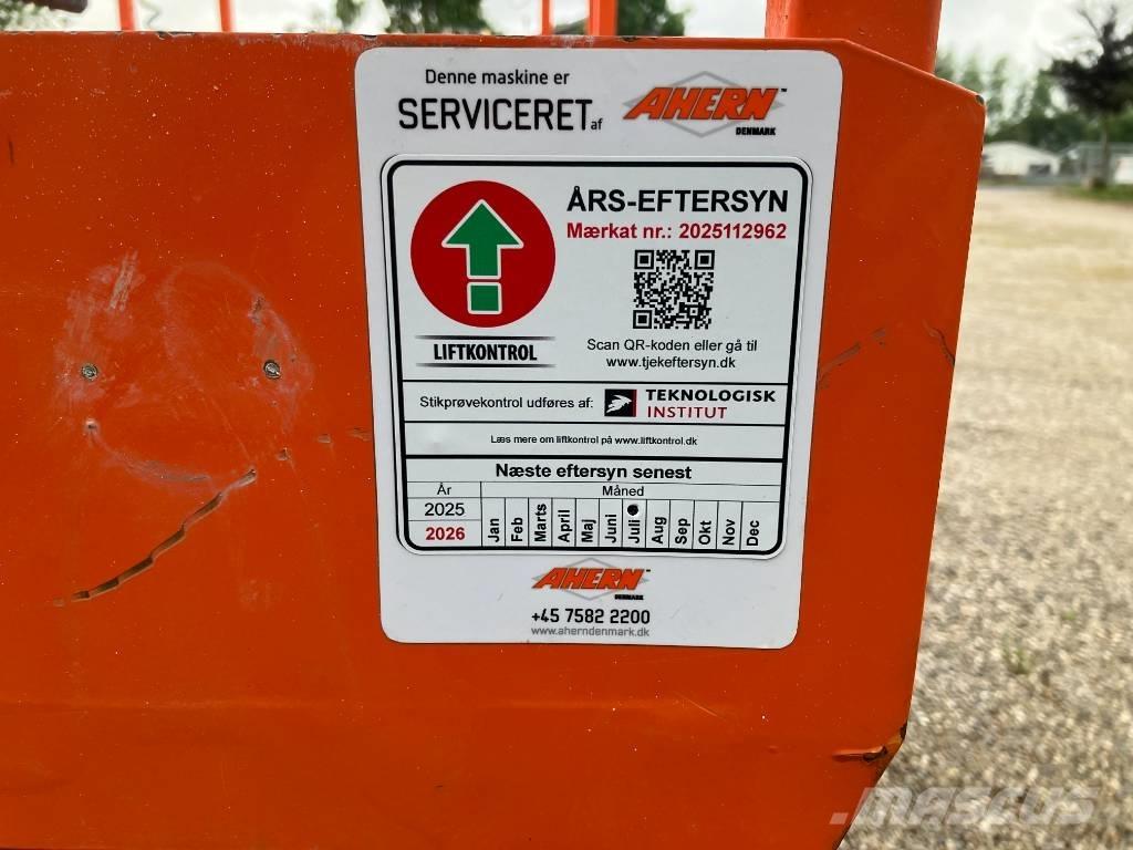 JLG 3246 ES Ollós emelők