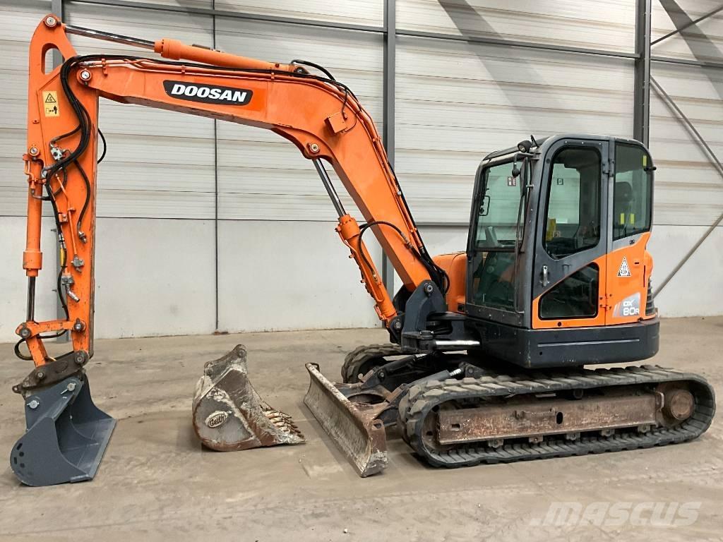 Doosan DX 80 R Közepes (midi) kotrók 7 t - 12 t