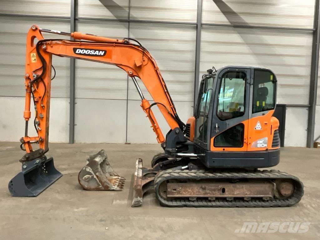 Doosan DX 80 R Közepes (midi) kotrók 7 t - 12 t
