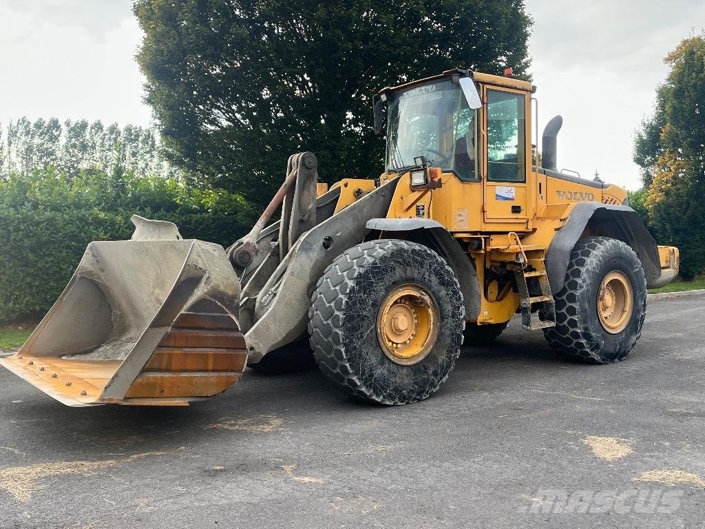 Volvo L120e Gumikerekes homlokrakodók