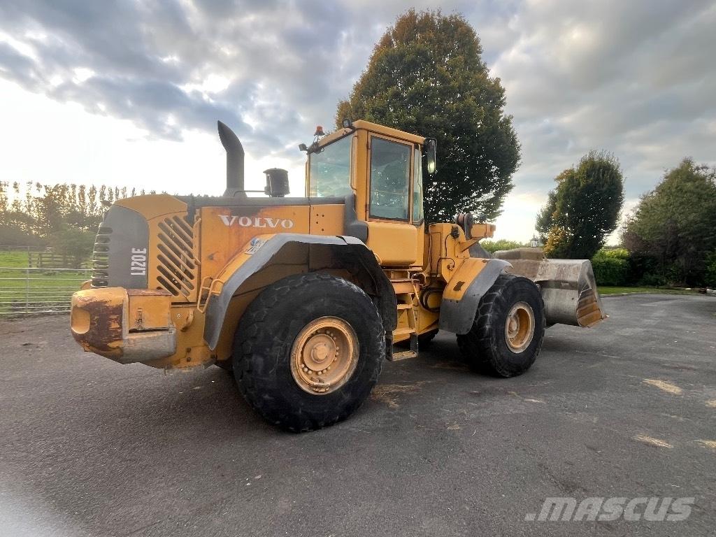 Volvo L120e Gumikerekes homlokrakodók