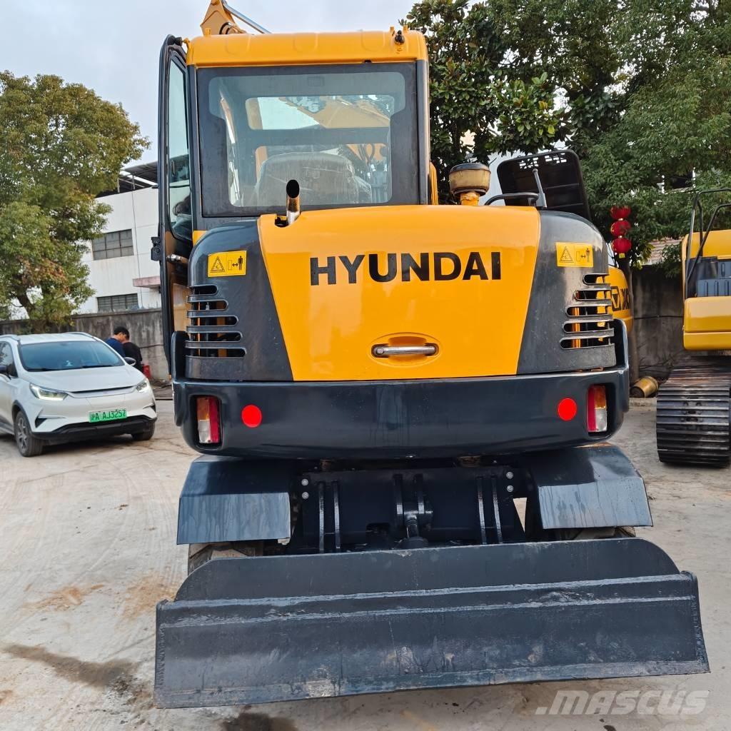 Hyundai 60 W VS Gumikerekes kotrók