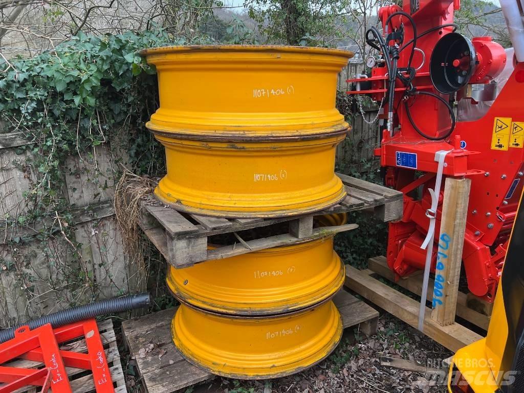 JCB 4 x Wheel Rims Gumiabroncsok, kerekek és felnik