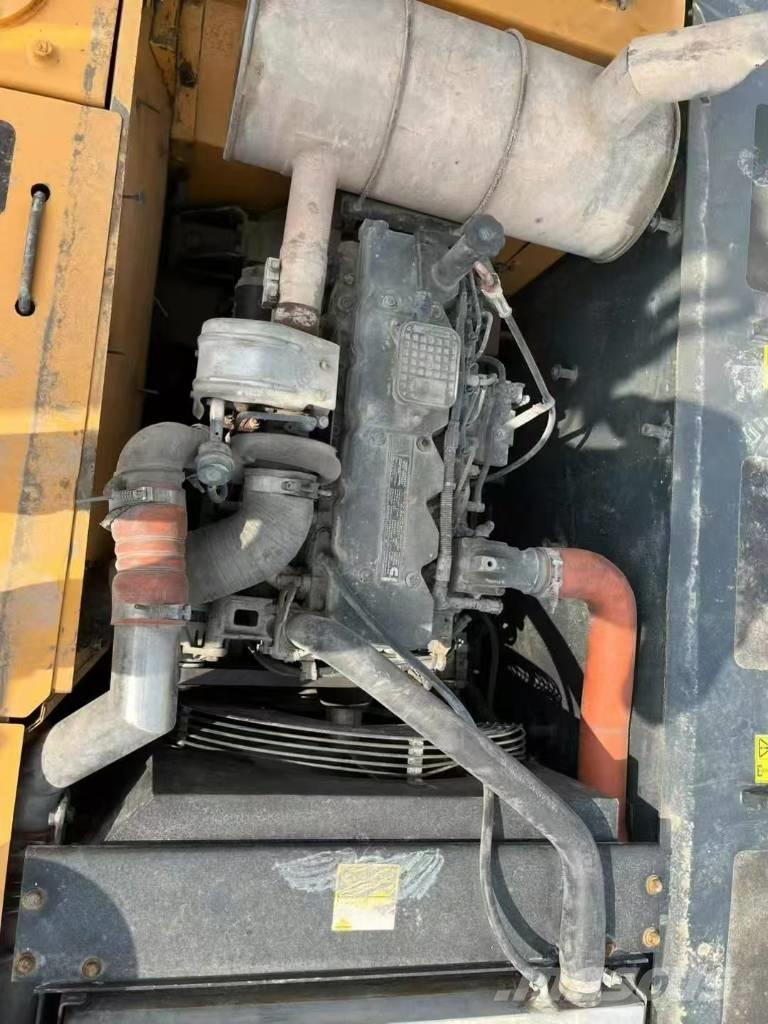 Hyundai 215VS Lánctalpas kotrók