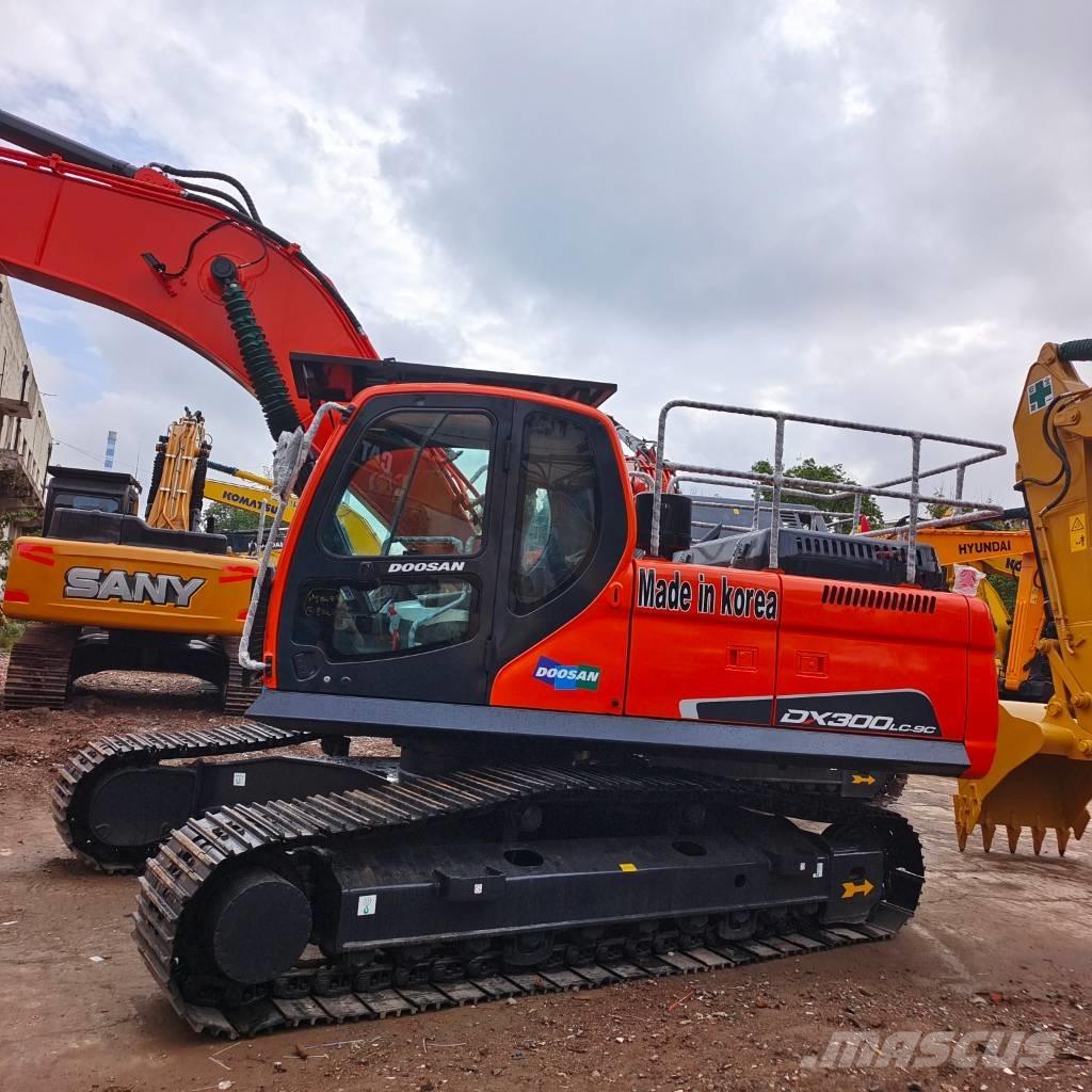 Doosan DX 300 LC-9C Lánctalpas kotrók