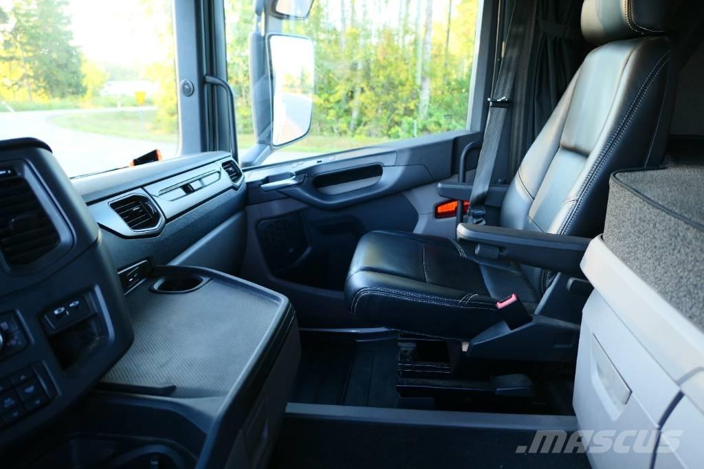 Scania R590B6x2nb Horgos rakodó teherautók