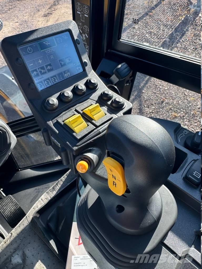 CAT 908 Gumikerekes homlokrakodók