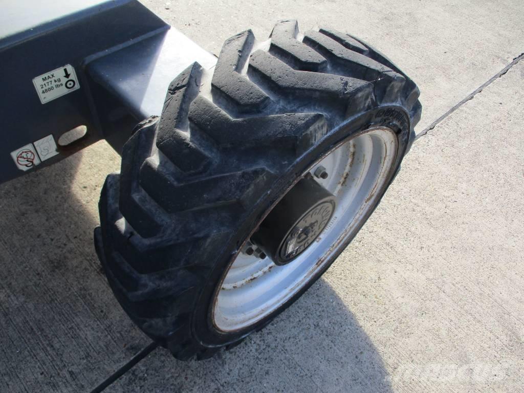 JLG 340 AJ (511) Kompakt önjáró emelők