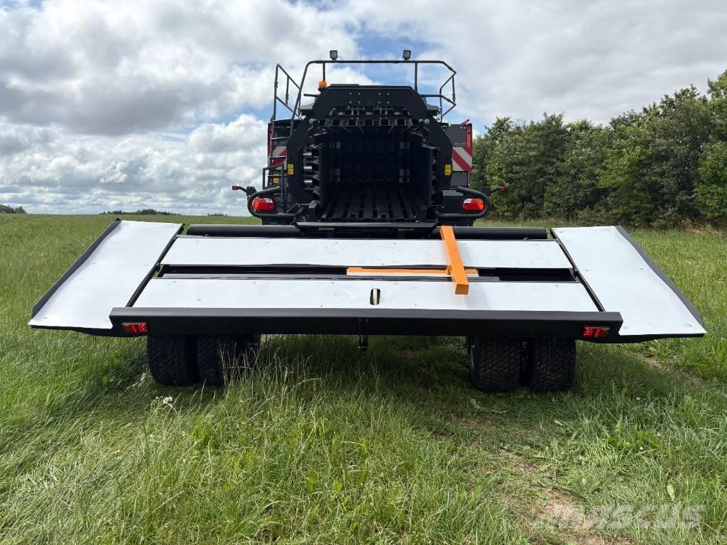 Pomi X 3 Bálaszállító pótkocsi