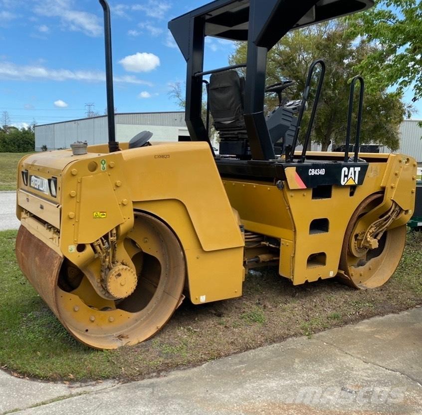 CAT CB 434 D Ikerdobos hengerek