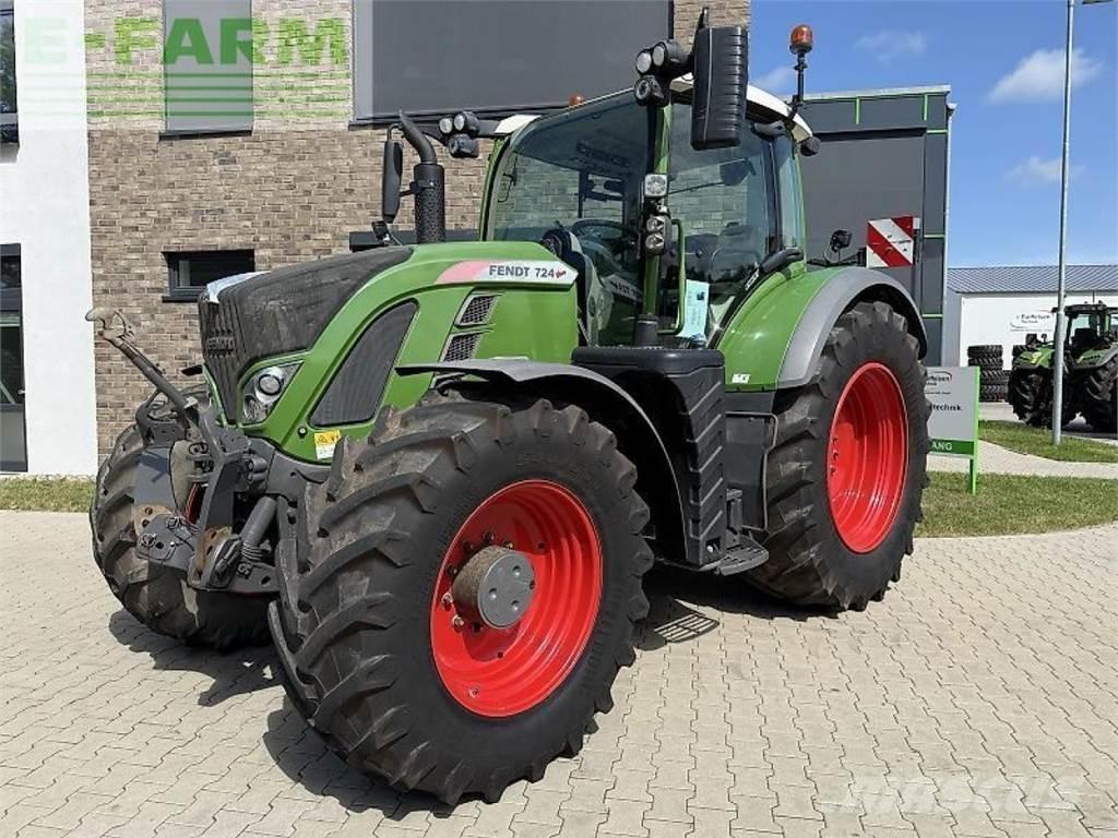 Fendt 724 vario s4 Traktorok
