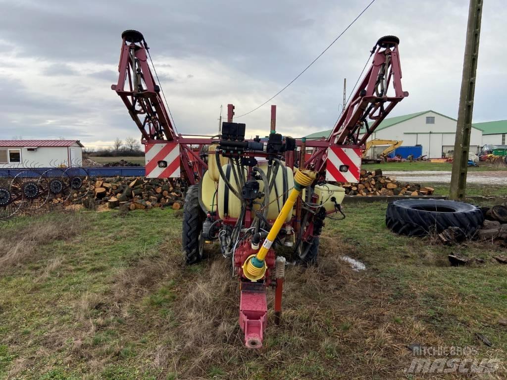 Hardi TR 2000 Vontatott trágyaszórók