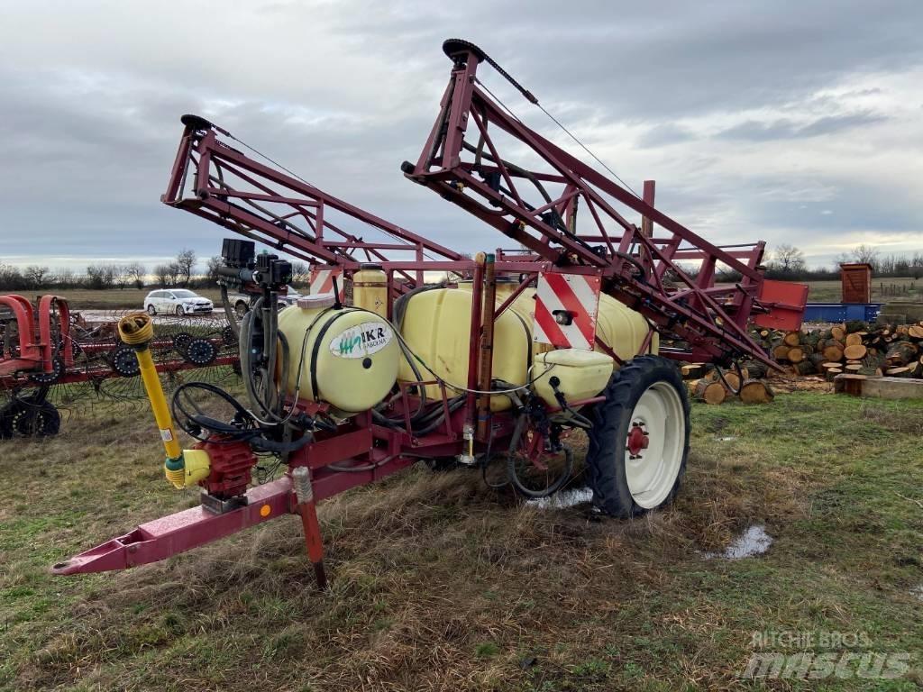 Hardi TR 2000 Vontatott trágyaszórók