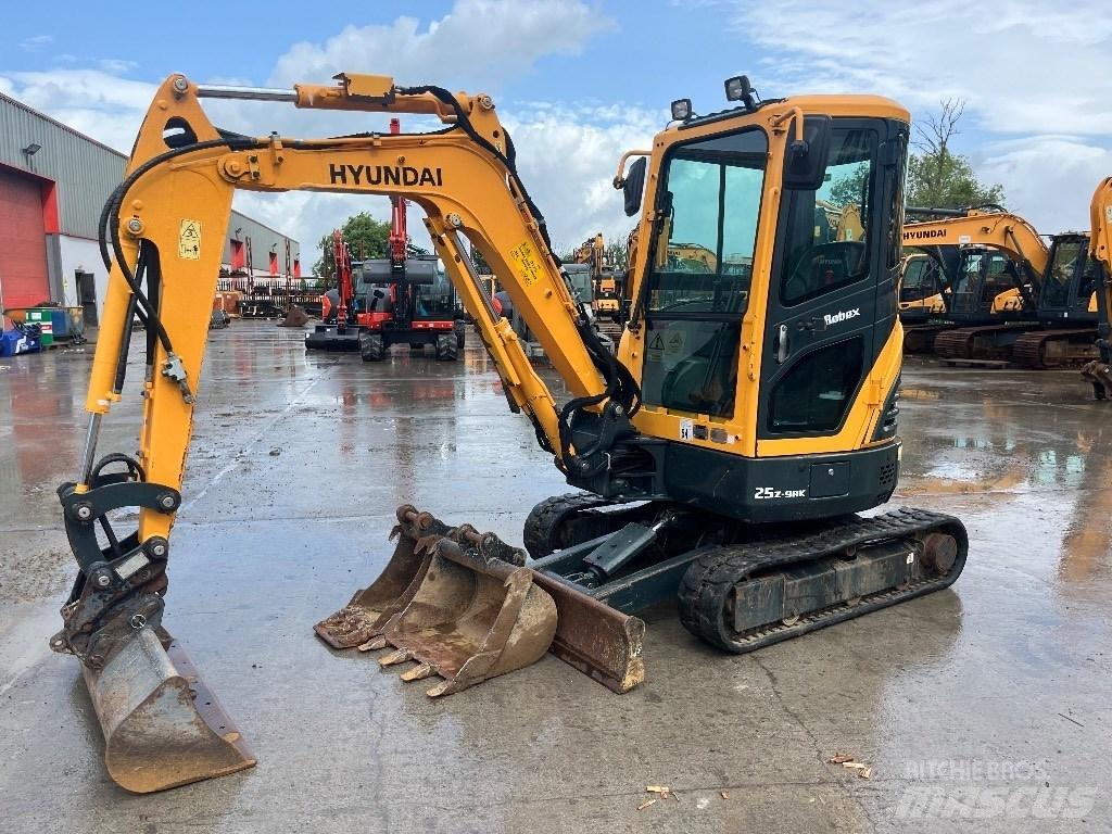Hyundai R25Z-9 AK Mini kotrók < 7t